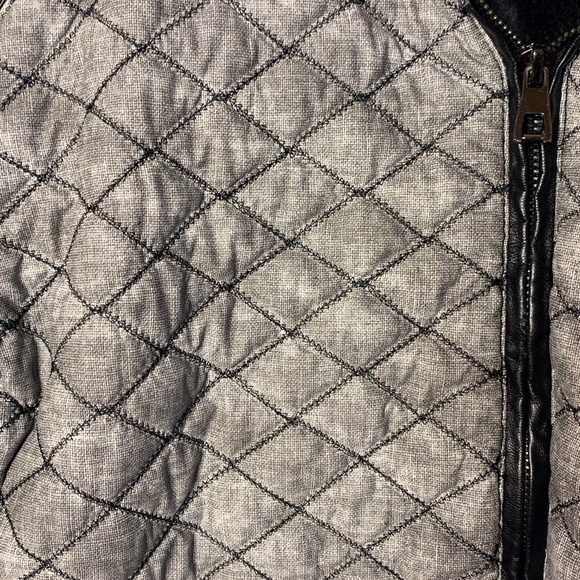Log- Quilted Gray & Black Jacket size X-Large - Picture 3 of 6